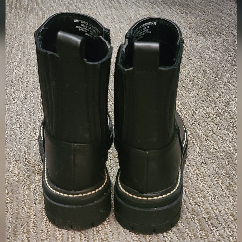 Boots - Picture 4 of 5